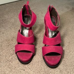 Fuchsia Strappy chunky heel